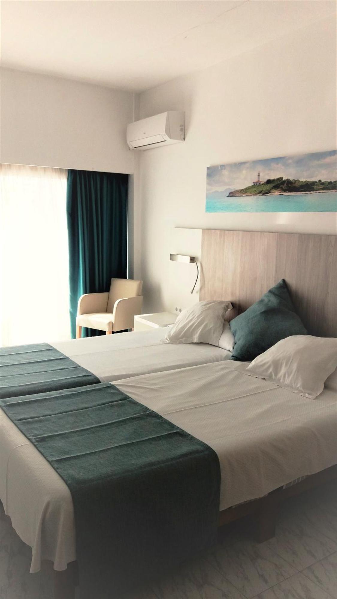 Small Double Room,1498523449:JPEG
